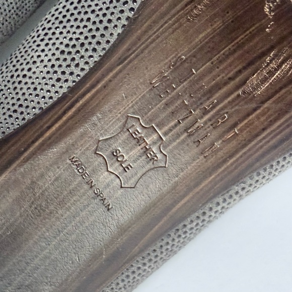 Stuart Weitzman Textured Gray Suede Pointed Toe Pump Heels Size 7 - Picture 15 of 16